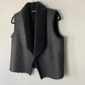 Velvet | Size XS. Faux Fur Black Vest